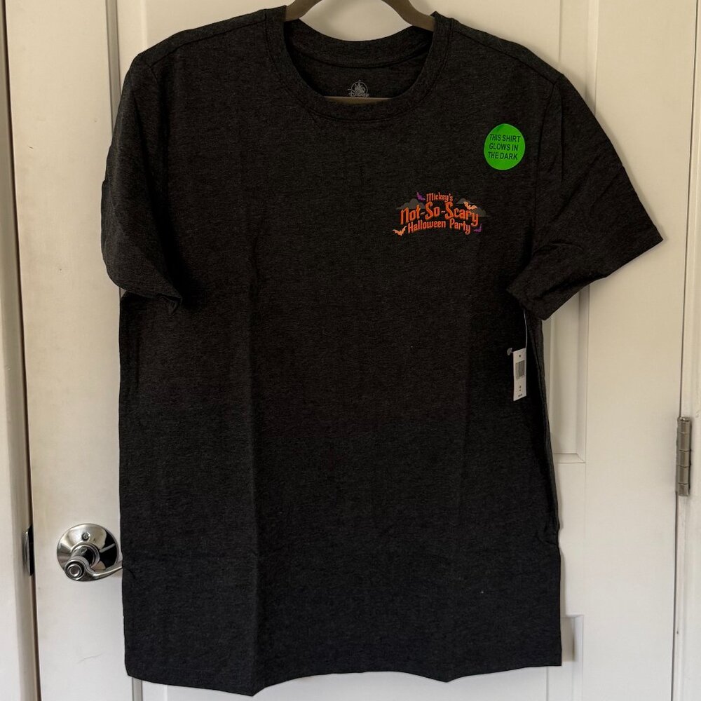 NWT 2025 Disney Parks Mickey Not So Scary Halloween Party Passholder AP Shirt M